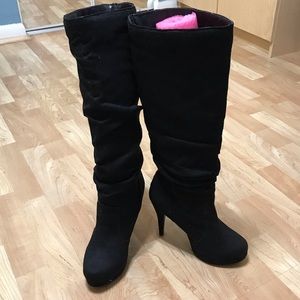 Shoedazzle knee high boots